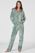 ΓΥΝΑΙΚΕΙΑ ΦΟΡΜΑ ΜΕ ΜΑΛΑΚΟ ΒΕΛΟΥΔΟ PENKY